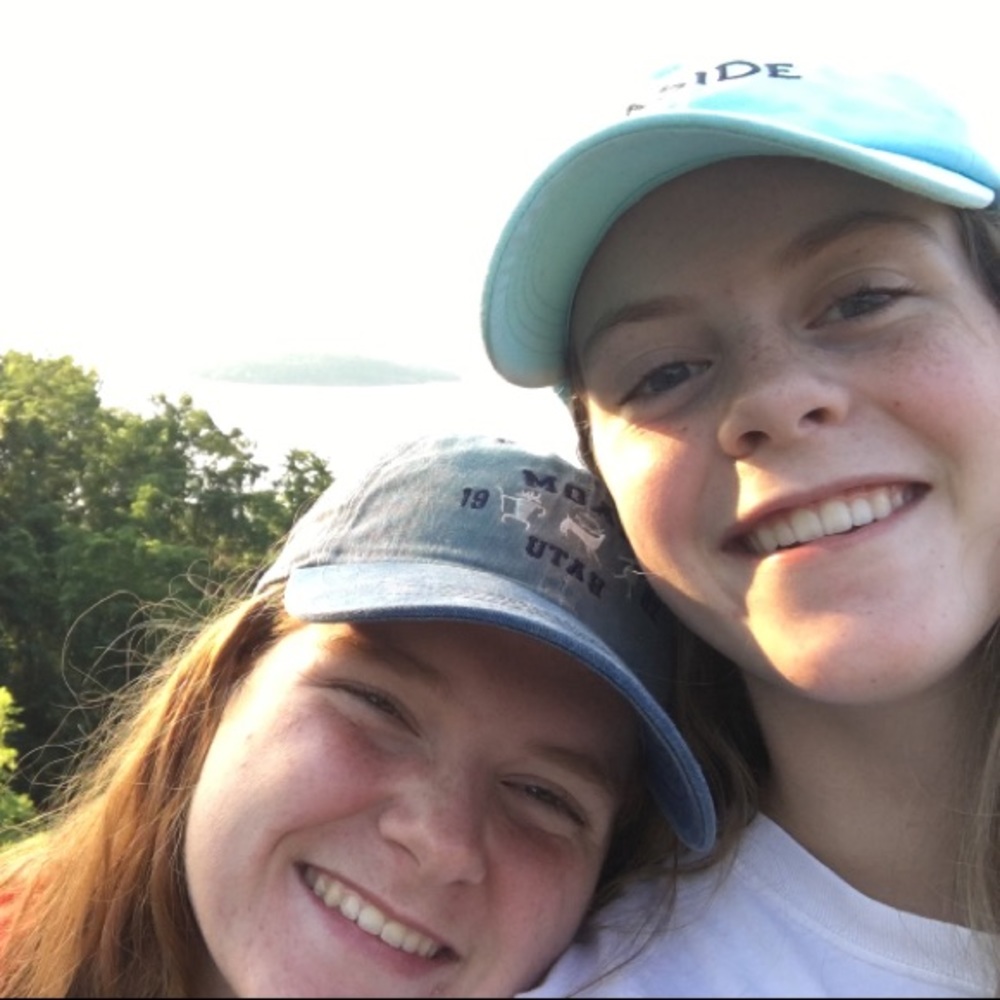 Meet your Posher, Olivia